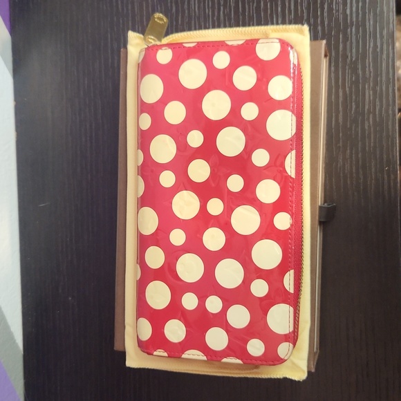 LV x Kusama Limited Edition Long Zip Wallet Vernis Infinity Dots - Picture 4 of 17